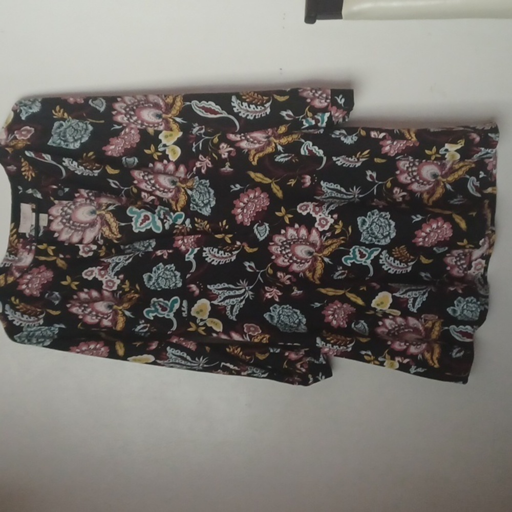 LOFT DRESS BLACK SIZE 2P. BOTTOMS IN FRONT GOOD CONDITION